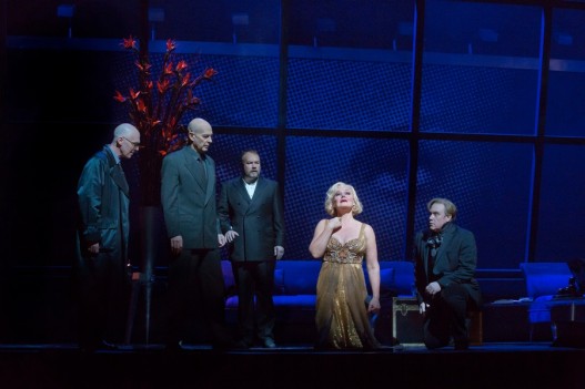 3makropulos_scena 997a.jpg